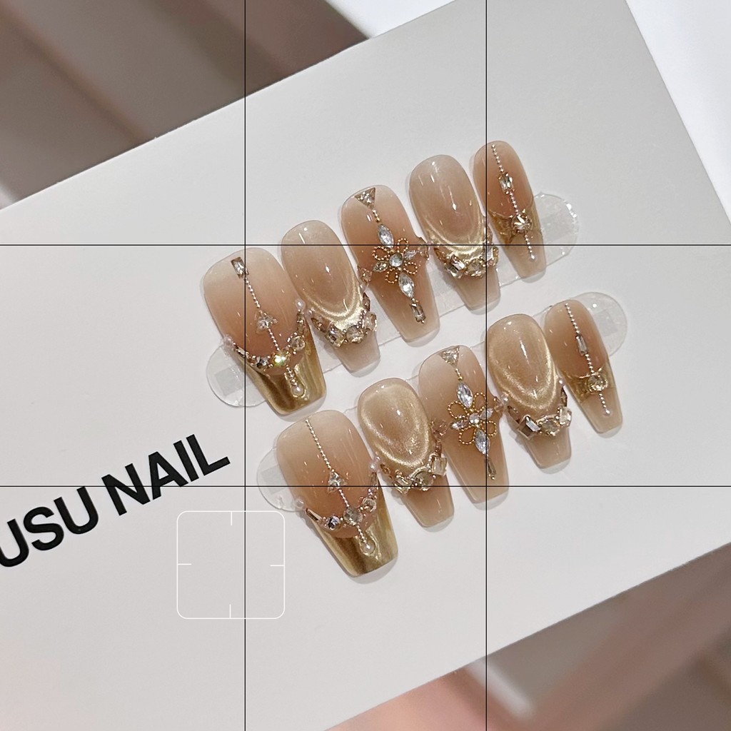 HANDMADE+กาวฟรีArtificial Nail Queens Temperament Full of Diamond Cats eye Phototherapy แผ่นแปะเล็บปลอมกดบนเล็บนํากลับมาใช้ใหม่ได้