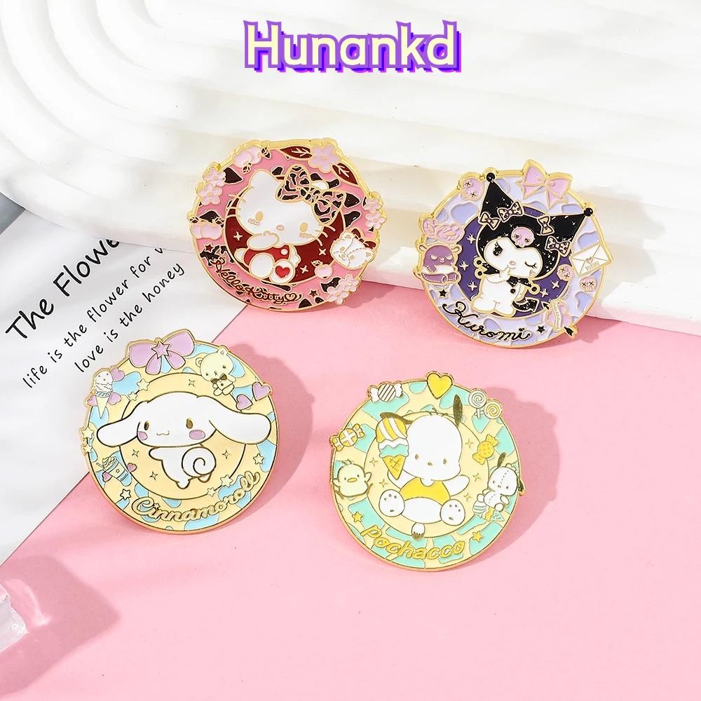 Hunan Lapel Pins, Sanrio Hello Kitty Pochacco Badge, เครื่องประดับอุปกรณ์เสริมการ์ตูนน่ารัก Cinnamoroll Kuromi เข็มกลัดสําหรับนักเรียนกระเป๋าเป้สะพายหลัง