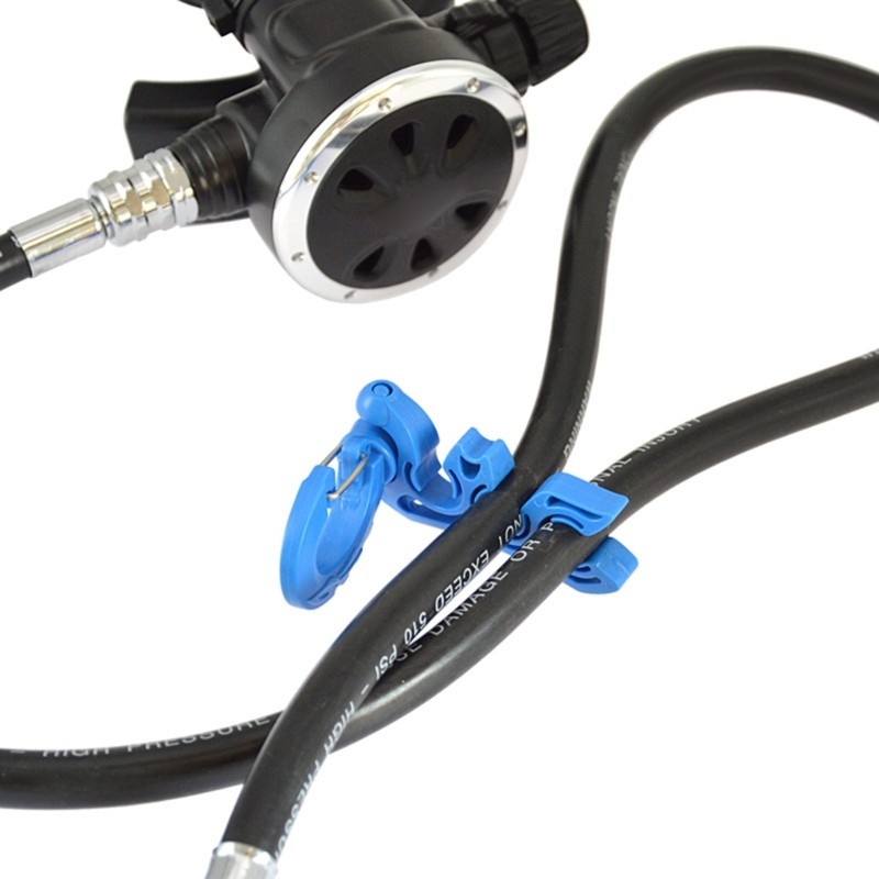 Mon Scubas ดําน้ําผู้ถือท่อคลิป Snap Hook Buckle ดําน้ําคู่ผู้ถือท่อคลิปดําน้ําคู่ BCD ท่อคลิป Endu