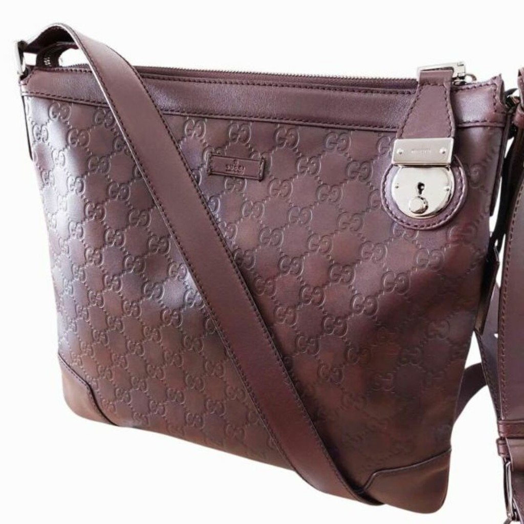 กระเป๋าสะพาย Gucci ส่งตรงจากญี่ปุ่น มือสอง
