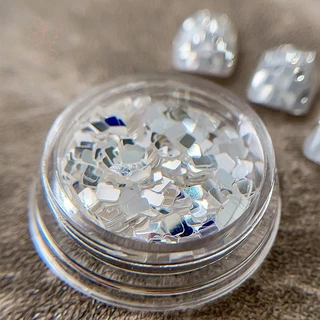 [maybeauty] 1 Jar Square Silver Nail Glitter เครื่องประดับ Minimalist และ Sparkling Light สไตล์สวมใส่เกราะตกแต่งวัสดุ {TH}