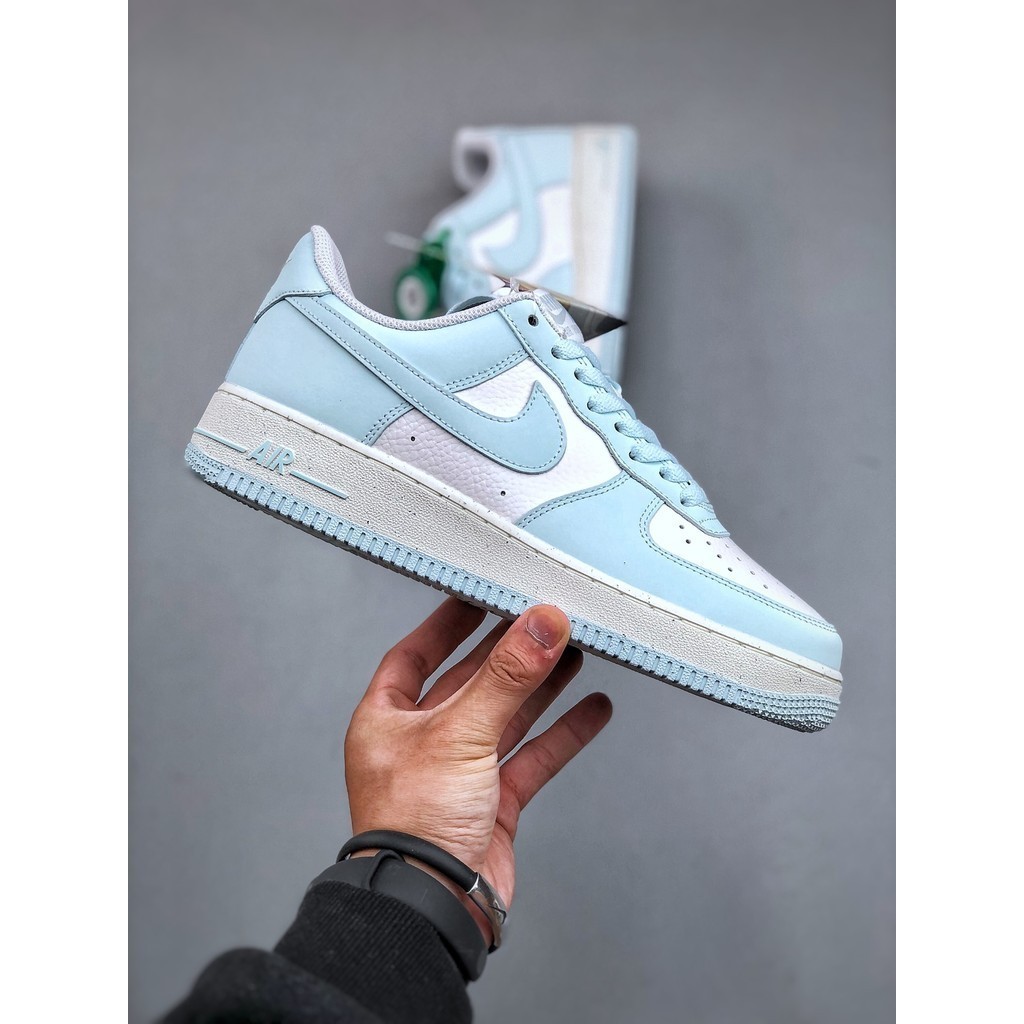 รองเท้าผ้าใบ NIKEAir Force 1 HF5385-400