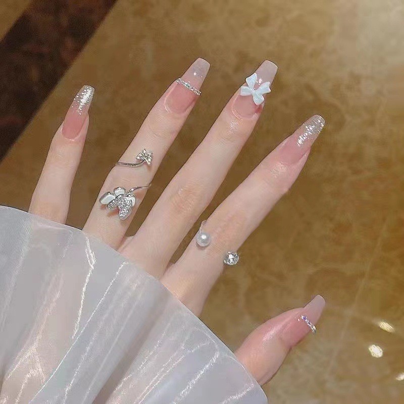เล็บประดิษฐ์ทําด้วยมือเต็มรูปแบบ Minimalist Chain เพชรน้ําแข็งโปร่งใส Cats Eye กดบนเล็บ Phototherapy แพทช์เล็บปลอมพร้อม Toolkit