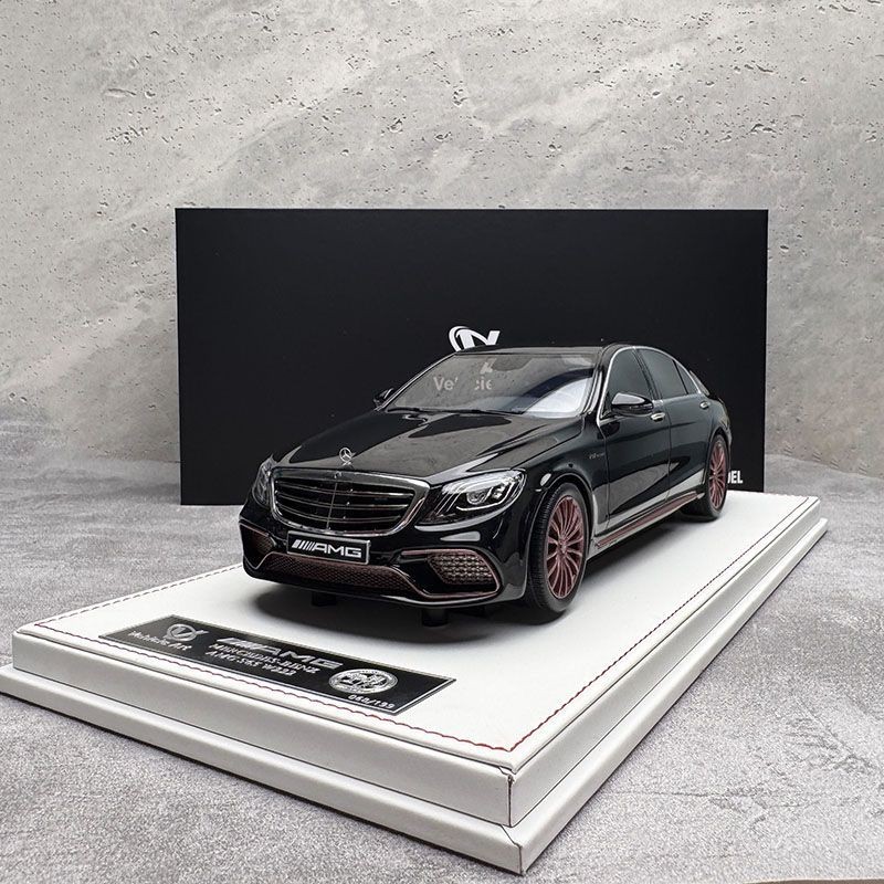 รถศิลปะ 1: 18 Benz S65 AMG W222 Benz S63 4MATIC รถรุ่น