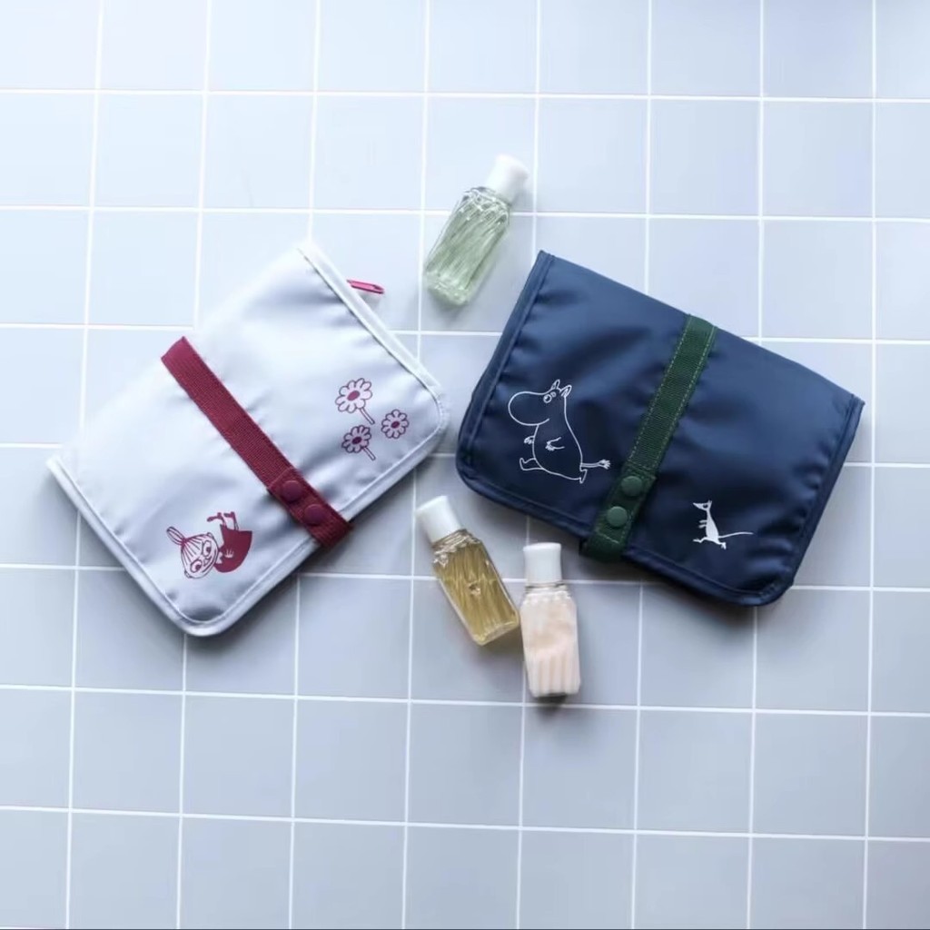 กระเป๋าใส่อุปกรณ์อาบน้ําแบบแขวนแบบพับได้พิมพ์ลายการ์ตูน | Travel & Home Makeup Organizer | กระเป๋าใส่เครื่องสําอางแบบพกพาสําหรับห้องน้ําและออนเดอะโก