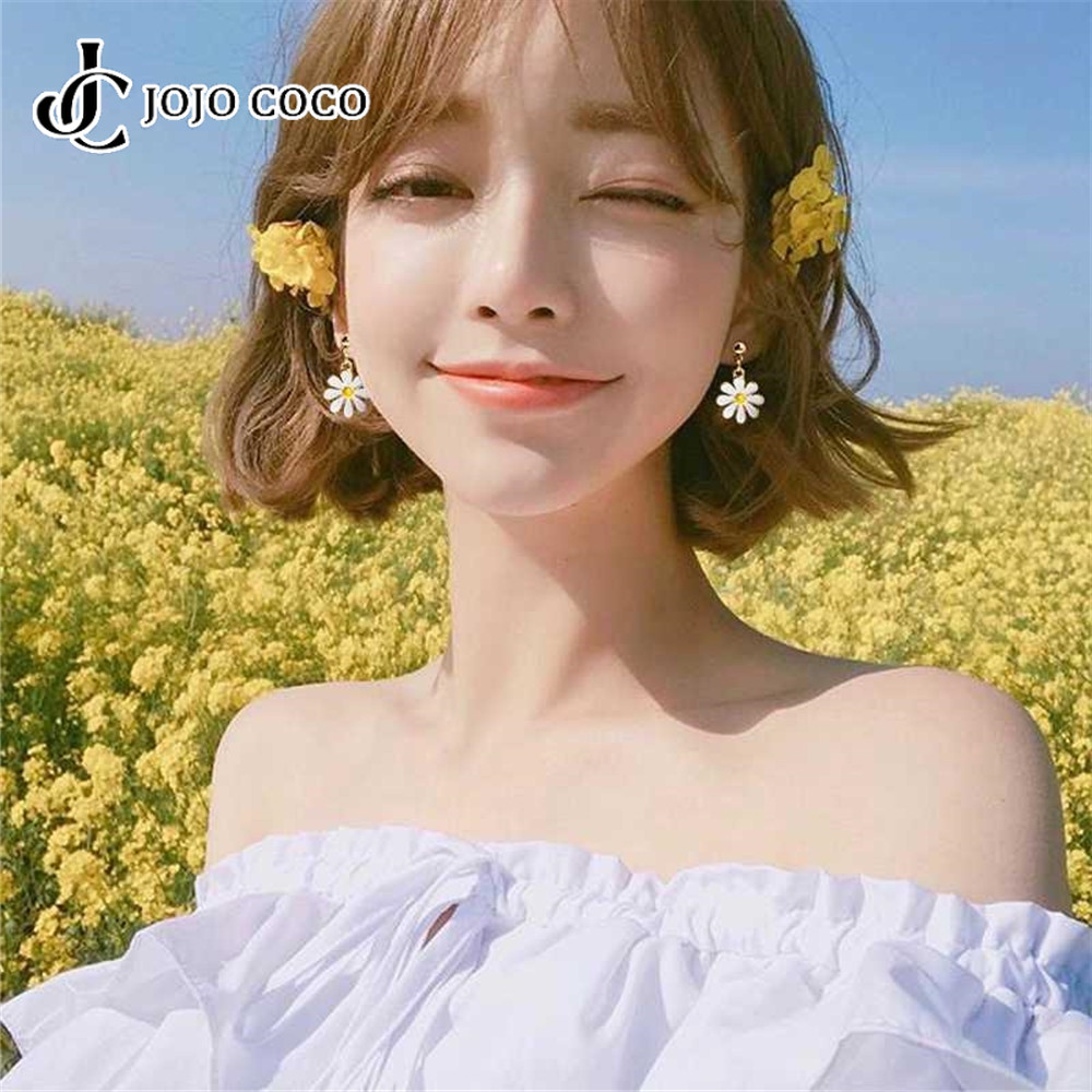 โจโจ้ โกโก้ ใหม่ขนาดเล็กสดเดซี่ดอกไม้ต่างหูดวงอาทิตย์ดอกไม้ต่างหูอารมณ์บุคลิกภาพ