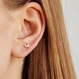 Papaozhu เกาหลี 14K Gold Mini คริสตัลหัวใจสกรูต่างหูผู้หญิง Hypoallergenic เจาะหู Studs เครื่องประดับของขวัญ