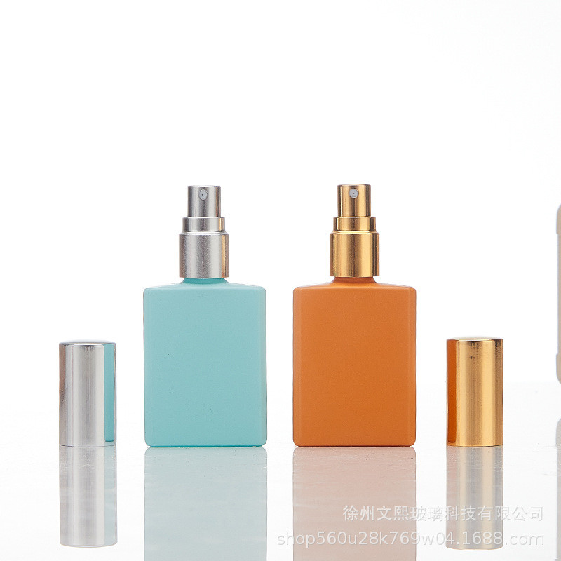 ขวดสเปรย์น้ําหอมขนาด 15 มล. Macaron Light Proof Travel แบบพกพาขวดเปล่าแก้วสี่เหลี่ยมรีฟิล