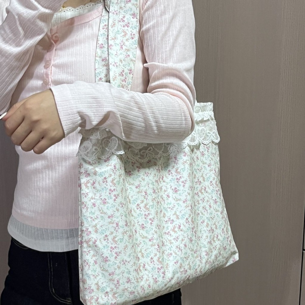 สไตล์เกาหลีน่ารัก ins Floral Canvas Fresh All-Match กระเป๋าสะพายความจุขนาดใหญ่
