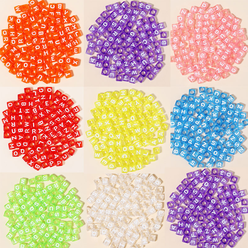 50ชิ้น/แพ็คอะคริลิสแควร์ผสมจดหมายลูกปัด6มิลลิเมตรสีตัวอักษรภาษาอังกฤษหลุมขนาดใหญ่ลูกปัดทําเองอุปกรณ์เสริม
