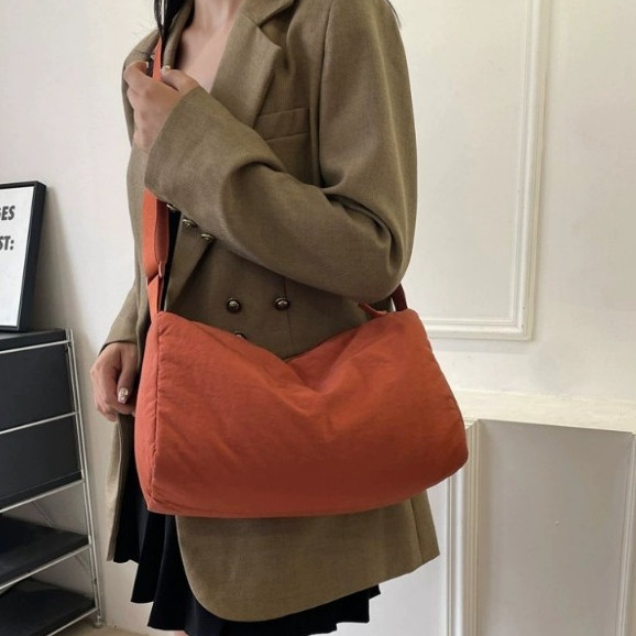 ifashionbag(IF2229) กระเป๋าสะพายข้างผ้าไนล่อนยู๋ยี๊-ใส่ไอแพดได้ ใบใหญ่