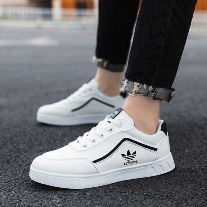 พร้อมสต็อก รองเท้า ผู้ชาย ขนาด 39-48 ขนาดใหญ่รองเท้าผู้ชายรองเท้าผ้าใบลําลองหนังรองเท้าอินเทรนด์รองเท้าสีดําซูเปอร์ไฟสีขาว รองเท้ารองเท้าผ้าใบ - รูปที่ 3