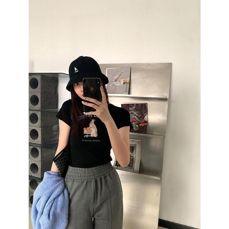 เสื้อยืดผ้าฝ้ายพิมพ์ลายไหล่สตรีฤดูร้อน แขนสั้น คอกลม ทรงสลิมฟิต - รูปที่ 2