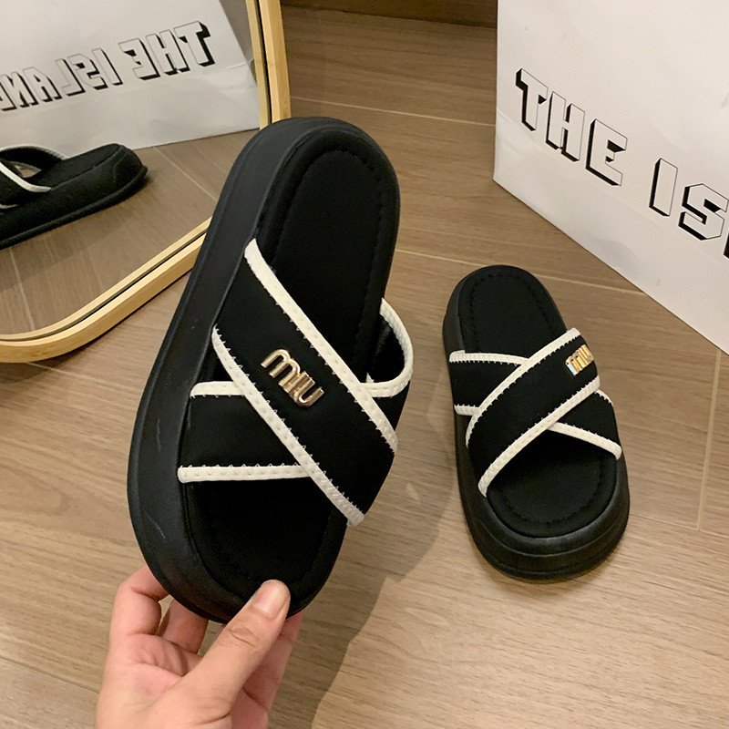 2025 สไตล์ใหม่เกาหลีรุ่นหนาSoled รองเท้าแตะผู้หญิงแนวโน้มแฟชั่น All-Match Soft-Soled รองเท้าแตะทุกวัน Casual สบายรองเท้าผู้หญิง