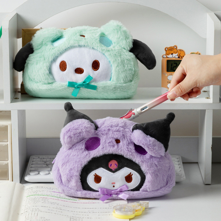 Sanrio Kuromi กระเป๋าเครื่องสําอาง Plush ดินสอ Hello Kitty กระเป๋าแต่งหน้าขนาดใหญ่ความจุเครื่องเขียนกระเป๋าดินสอกระเป๋าเก็บสาวของขวัญ