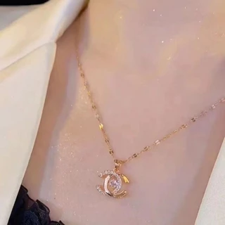 สร้อยคอเหล็กไทเทเนียม 18K Gold-Plated C-Shaped จี้สร้อยคอ Clavicle Chain ขายร้อนสร้อยคอหญิง ins อารมณ์ Clavicle Chain คอ