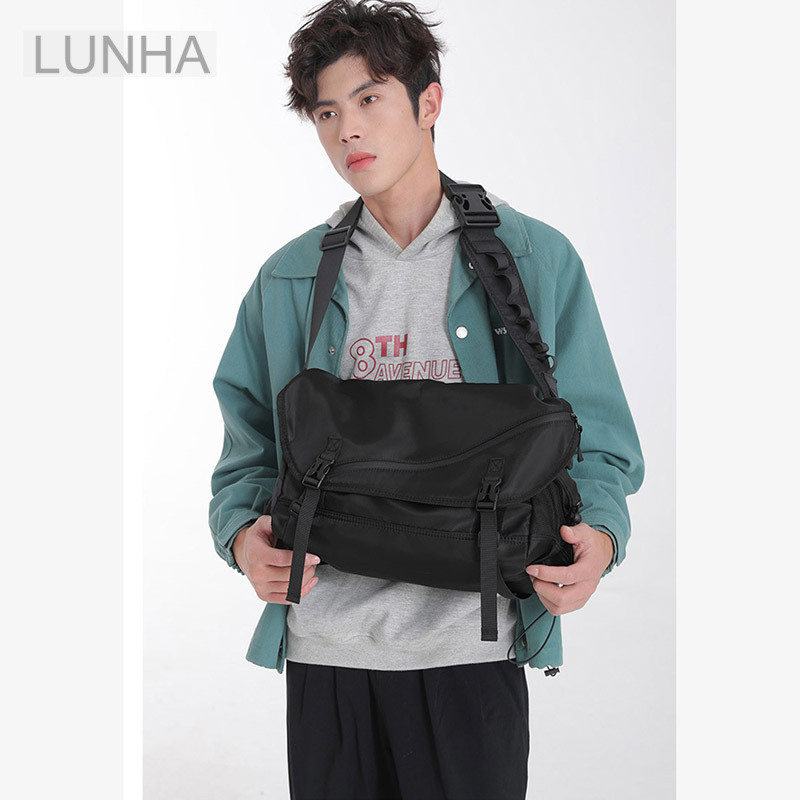 Mens Crossbody Messenger Bag ความจุขนาดใหญ่กระเป๋าสะพาย Oxford กันน้ําสําหรับลําลองกลางแจ้ง