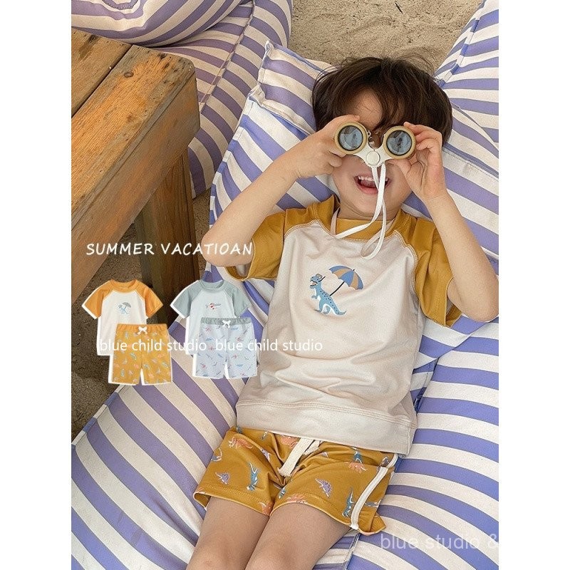 ชุดว่ายน้ำสองชิ้นไดโนเสาร์น่ารัก ชุดว่ายน้ำแขนสั้นสำหรับเด็กผู้ชายและเด็กเล็ก แห้งเร็ว + กางเกงว่ายน้ำ