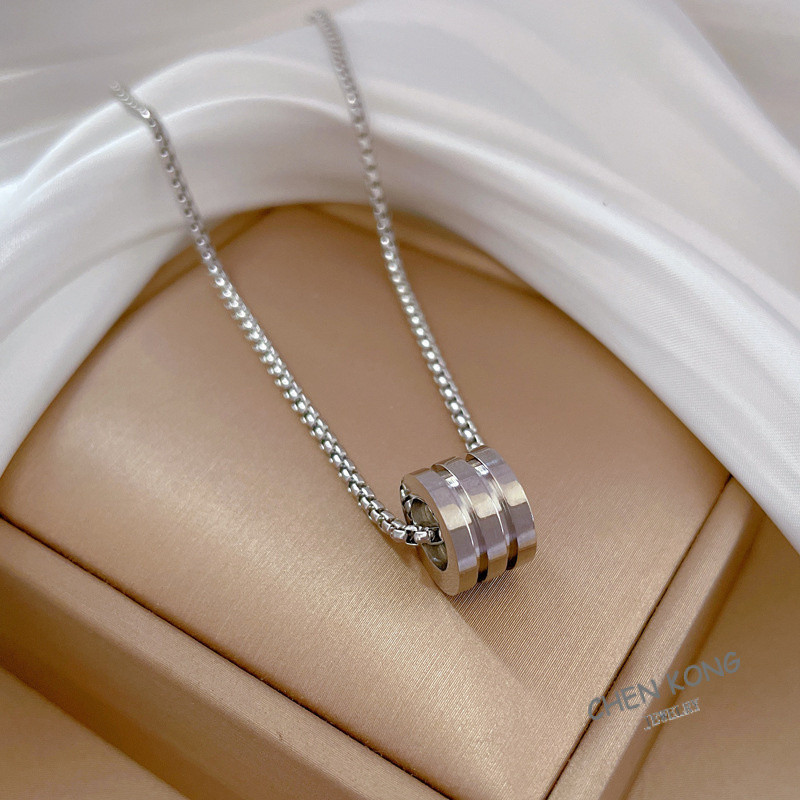 สร้อยคอจี้เอวเล็กสามห่วงโซ่กระดูกไหปลาร้าโซ่เสื้อกันหนาวเครื่องประดับ