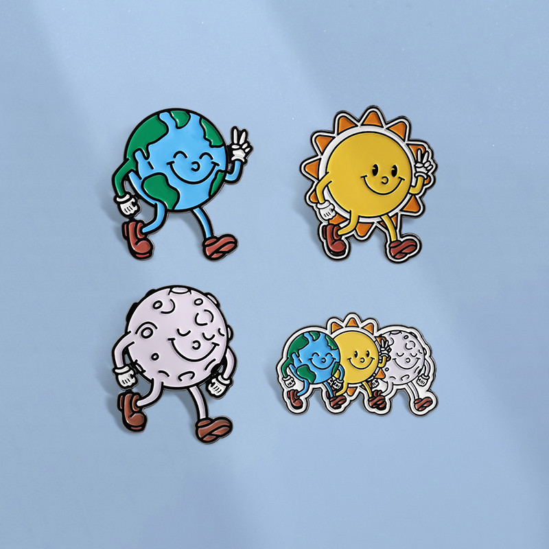 การ์ตูน Happy Earth เคลือบ Pins เข็มกลัด Sun Moon Planet เข็มกลัด Pin ปกป้ายอุปกรณ์เสริมของขวัญสําหรับเพื่อน