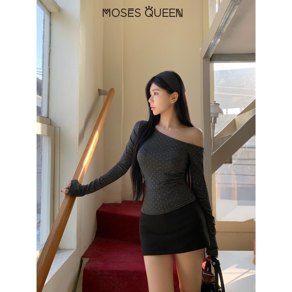 < Mosesqueen >American Design ไหล่เฉียงเสื้อยืดแขนยาวหญิงฤดูใบไม้ร่วงและฤดูหนาวใหม่สาวร้อนปิดไหล่สวมใส่ด้านในสลิมฟิตด้านบน #62829