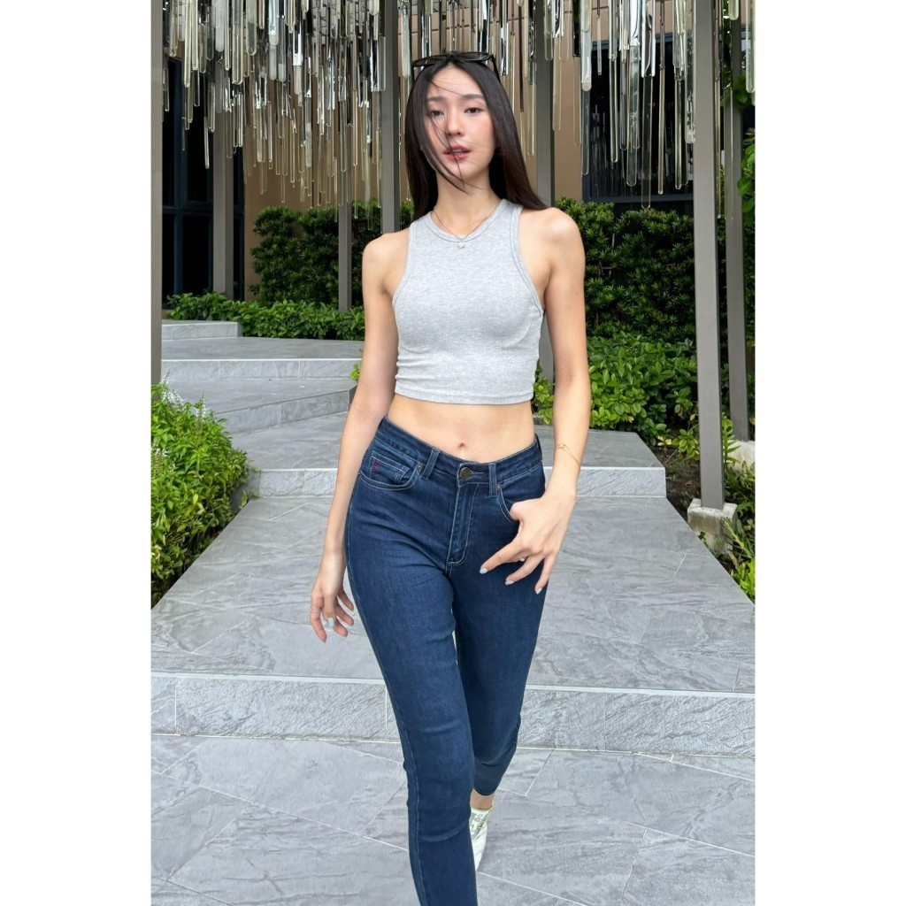 Golden Hour 2024 JVKE กางเกงยีนส์ยืดผู้หญิง9ส่วน เอวสูง แซมหลังจับจีบ ชิ้นหลังจับจีบ ฟอกไบโอเข้ม