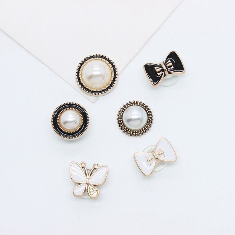 Usoq Crocs Jibbitz เรซิ่น Camellia Pearl ดอกไม้หยดน้ํามันผีเสื้อรองเท้าหัวเข็มขัด diy อุปกรณ์เสริมรองเท้าดอกไม้อุปกรณ์เสริม kj
