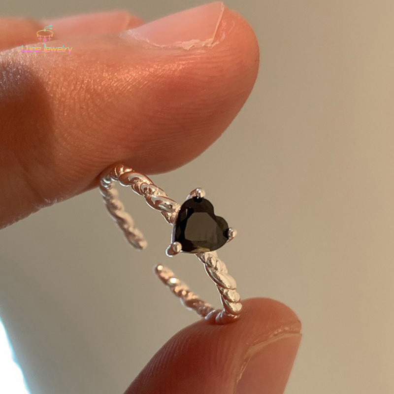 COD💖แหวน Zircon Love Twist Loop สำหรับผู้หญิงออกแบบแสงหรูหราแฟชั่นส่วนบุคคลแหวนเย็น-Lune