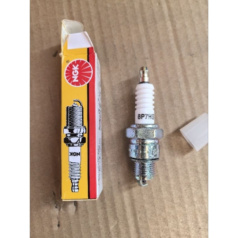 B21 หัวเทียน GX160 GX168 GX200 เครื่องยนต์ 5.5 6.5 แรง ขนาดเกลียว13.6มม หัวเทียนสำหรับเครื่องสูบน้ำอเนกประสงค์GX160