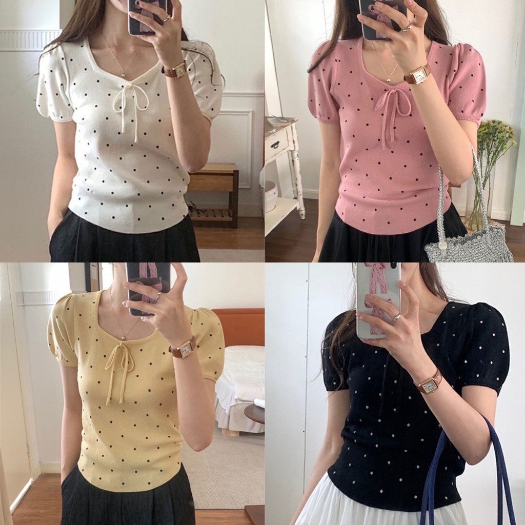 Anne เสื้อยืดผู้หญิง คอกลม แขนสั้น ดีเทลลายจุด ผูกโบว์ที่หน้าอก ครอป เสื้อไหมพรม สไตล์ลำลอง ใส่สบาย #X65