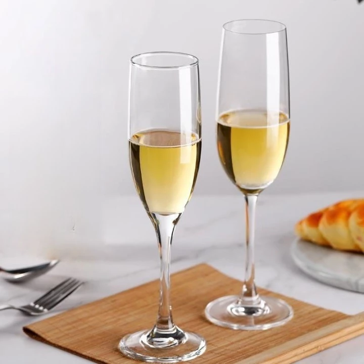 แก้วแชมเปญ CHAMPAGNE แก้วไวน์ สวยหรูหรา ขนาด185 ml แก้วมีก้าน