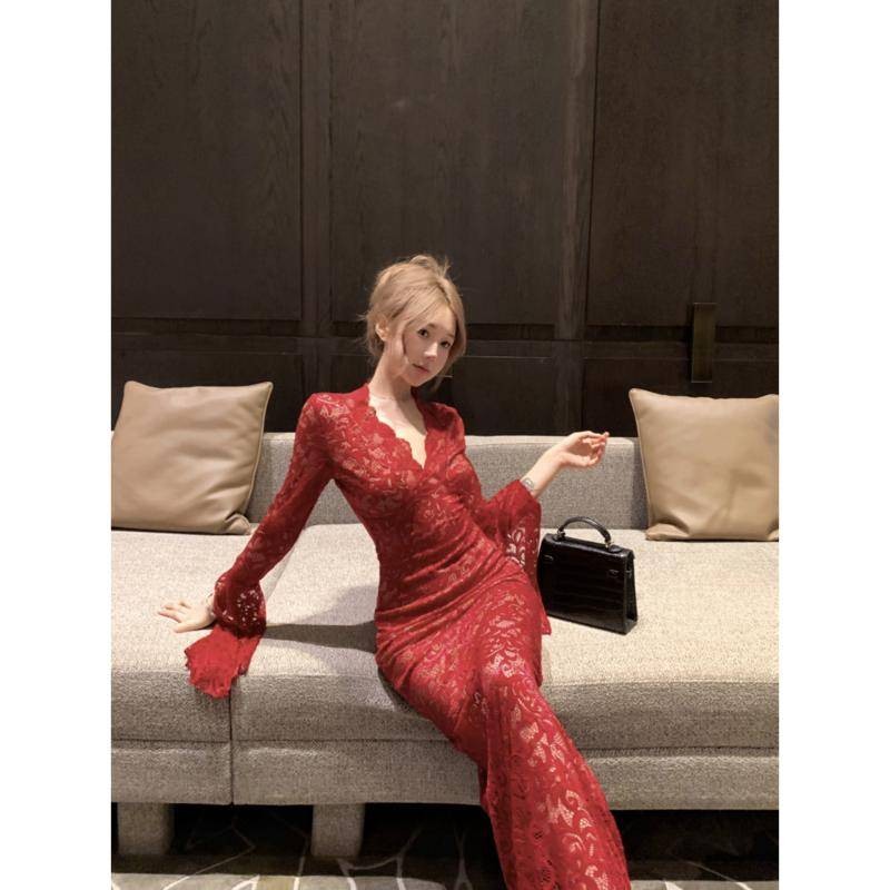 Xyzkuli Retro ชุดลูกไม้สีแดงผู้หญิงฤดูใบไม้ร่วงแขนยาวแคบ-เอว Slim-Fit กระโปรง French Royal Sister อารมณ์สะโพก ราคา ถูกที่สุด ดีลบีเคเค