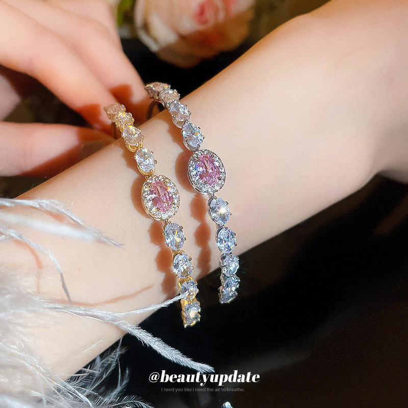 สร้อยข้อมือเพทายหรูหราเบาๆอัญมณีสีชมพูแฟชั่นระดับสูง