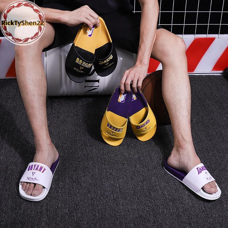 Ricktyshen รองเท้าแตะแฟชั่น Basketball Laker Kobe Slides รองเท้าแตะกลางแจ้งที่สะดวกสบายรองเท้าแตะชายหาด TH