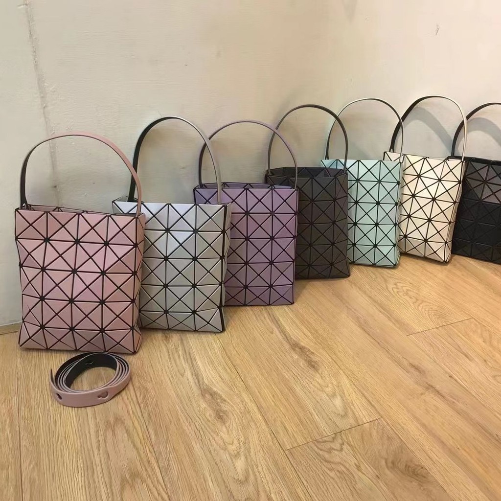 2024 New Style Limited Geometric Diamond Bag Fashion Shoulder Messenger Bag Mini Mobile Phone Bag
