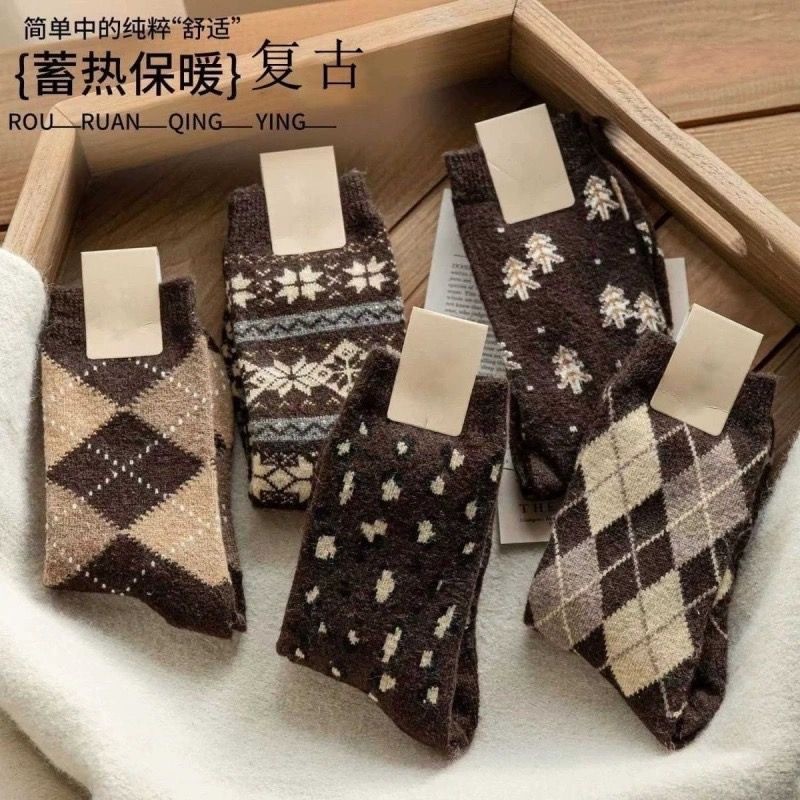 Retro Grid สุภาพสตรีฤดูใบไม้ร่วงฤดูหนาวสไตล์ใหม่สีทึบสูงหลอดอินเทรนด์กลางหลอดหญิงถุงน่องสไตล์ญี่ปุ่น