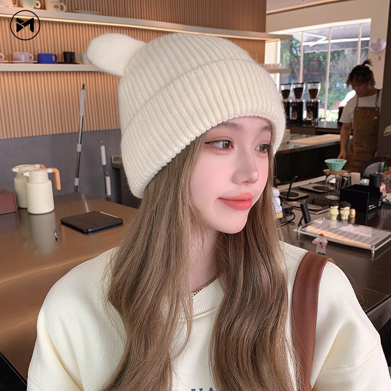 2024 มาใหม่หมวกหญิงเกาหลีรุ่นน่ารักหมีหู พลอยเทียม ถักหมวกเสื้อสวมหัวป้องกันหูหมวกขนสัตว์ที่อบอุ่น