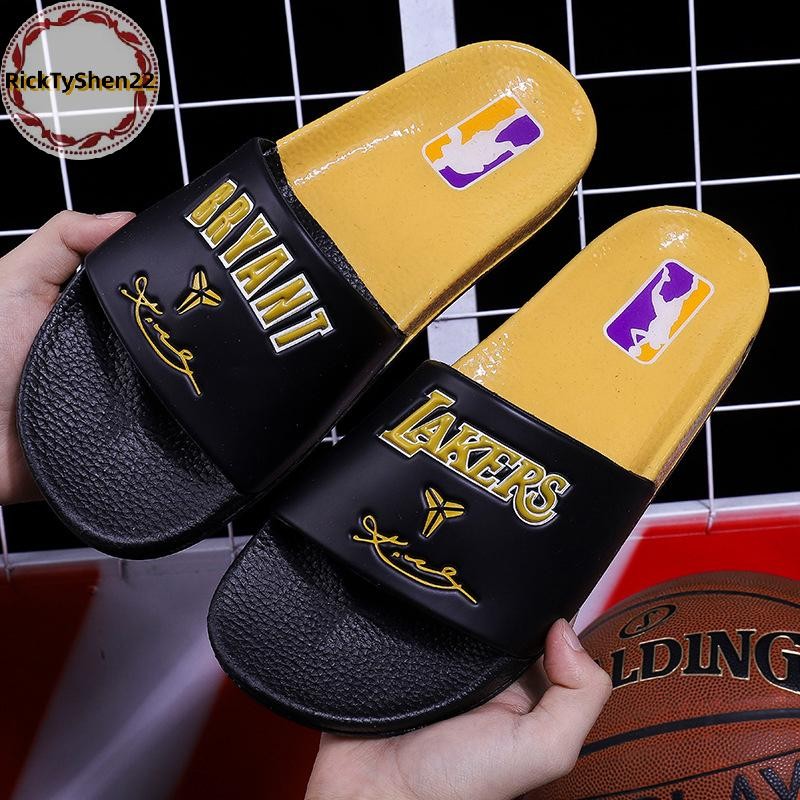 Ricktyshen รองเท้าแตะแฟชั่น Basketball Laker Kobe Slides รองเท้าแตะกลางแจ้งที่สะดวกสบายรองเท้าแตะชายหาด TH