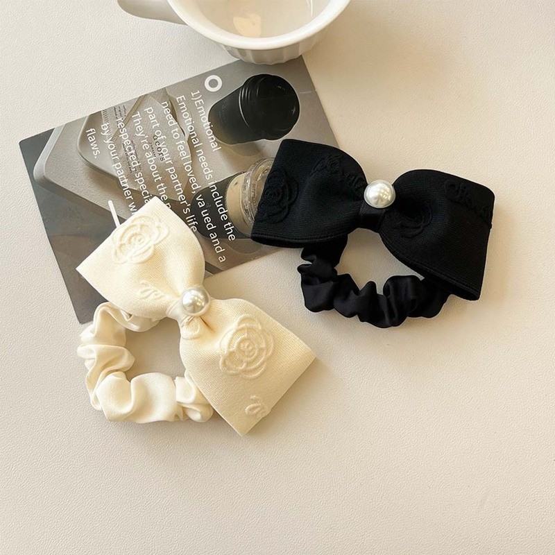 สไตล์ใหม่ 2025 สไตล์เกาหลี High-End นูน Camellia Pearl Bow แหวนผม Niche Scrunchy แหวนผมอุปกรณ์เสริมผมผู้หญิง