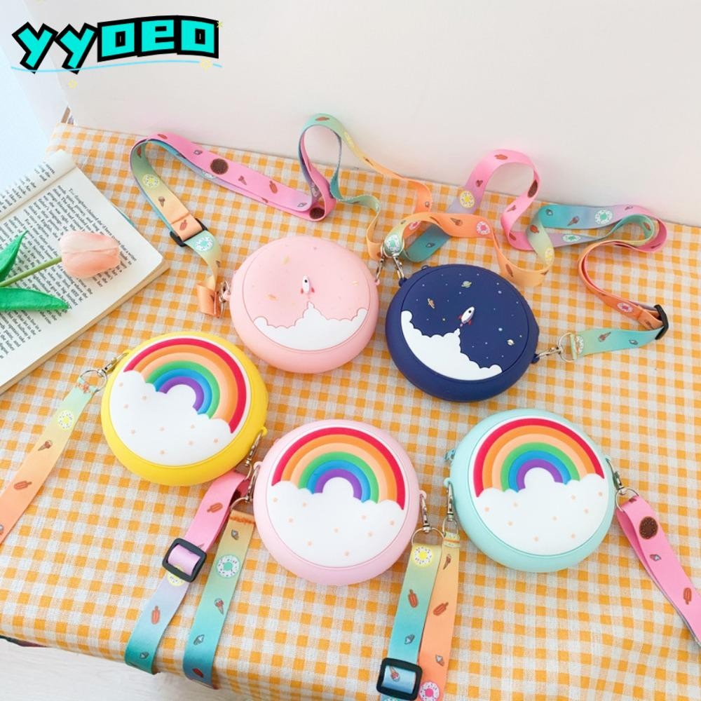 กระเป๋าใส่เหรียญ YYOEO สีรุ้งซิลิโคน แบบสะพายสายรัดปรับได้ พกพาสะดวกสำหรับเด็ก