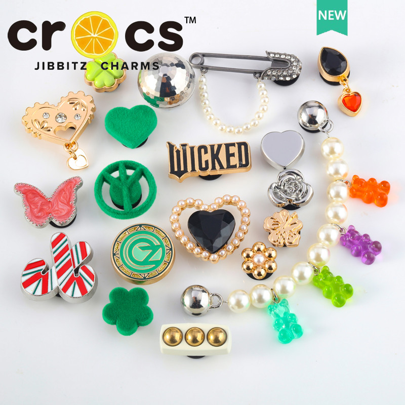 jibbitz crocs หัวเข็มขัดรองเท้า อุปกรณ์เสริม ผีเสื้อ โคลเวอร์สี่แฉก หัวใจ หมี โซ่ โลหะผสม แฟชั่นรองเท้า อุปกรณ์เสริม จิ๊บบิท ตัวติดรองเท้า crocs