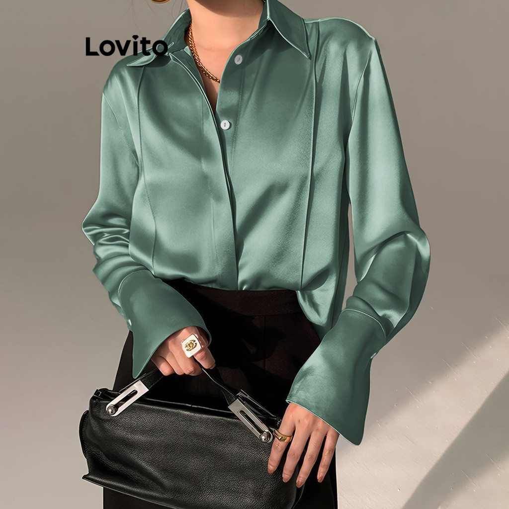 Lovito เสื้อเบลาส์ผู้หญิง เรืองแสง มีกระดุม ตีเกล็ดหน้า สีพื้น สไตล์หรูหรา LNL117