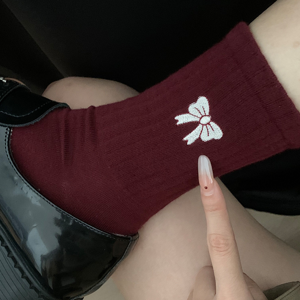 สีแดงน่ารักโบว์หญิงยืดหยุ่นลายถุงเท้า สถาบันการศึกษา สไตล์ผ้าฝ้ายถุงเท้าหลอดกลางฤดูใบไม้ผลิ ต่อต้าน ลื่น หิมะ บูต ถุงเท้าผู้หญิงของขวัญ - รูปที่ 4