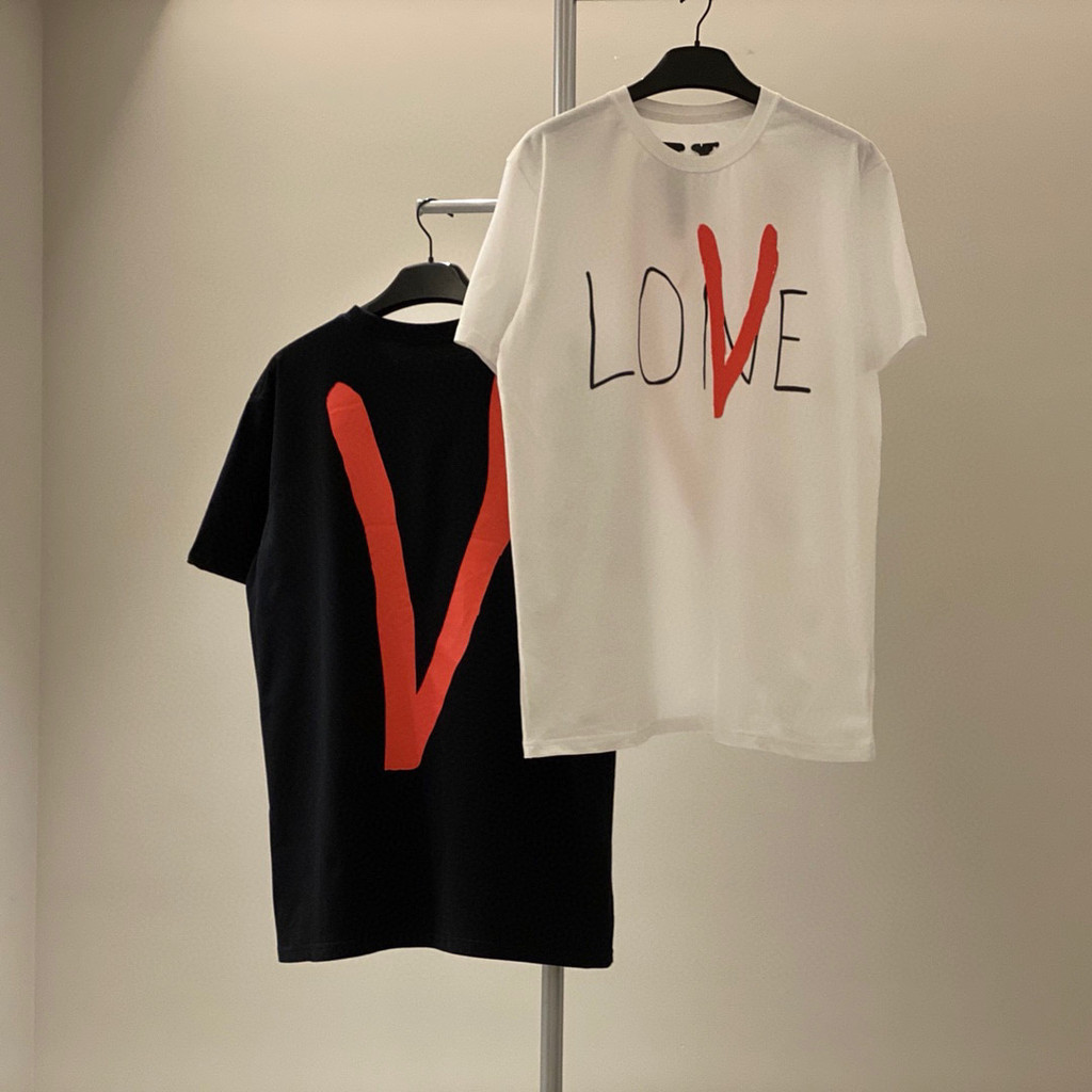 VLONE CRAZY Valentines Day Limited Edition Love Tee Straw V เสื้อยืดแขนสั้นทรงหลวมสําหรับผู้ชายและผู