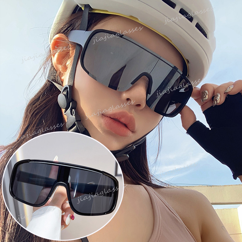 แว่นกันแดดขี่จักรยานกลางแจ้งสําหรับผู้ชายและผู้หญิงขี่กลางคืนแว่นตากีฬาวิ่งกรอบขนาดใหญ่ กันลม ป้องกันดวงตาใสจักรยานเฉดสีแว่นกันแดด ยูวี400