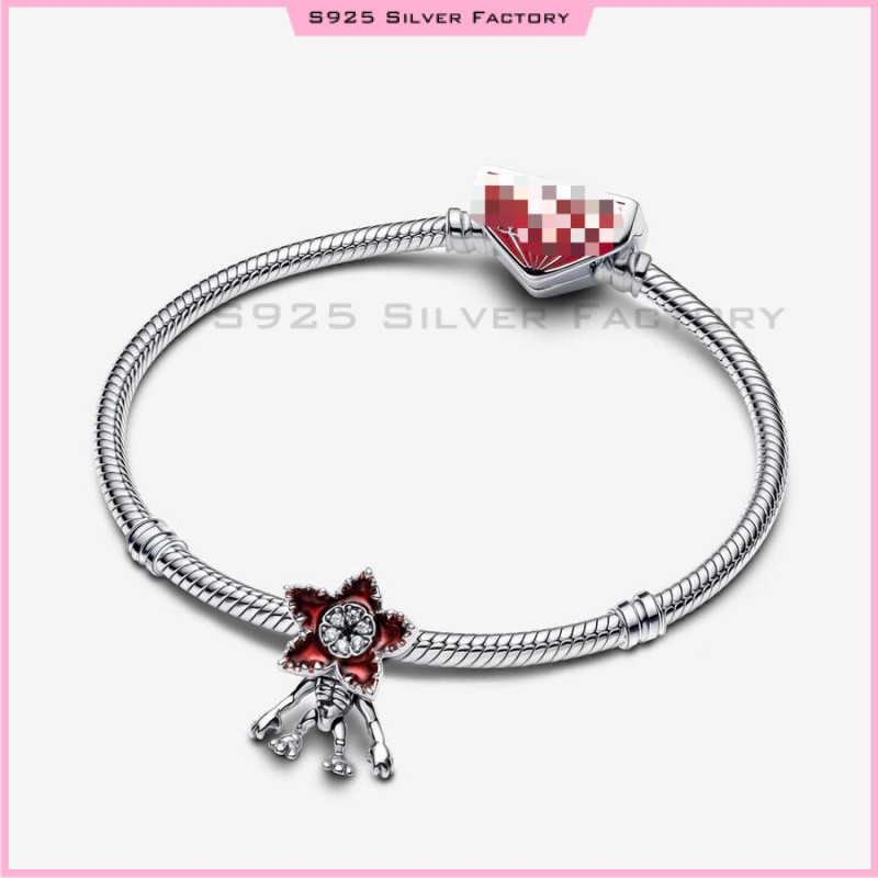 Moon Dangle Charm Lucky Star & Heart Charm Stranger Things Glow-in-the-dark Heart Charm 100% 925 สร้อยข้อมือเงินลูกปัดเหมาะสําหรับสร้อยข้อมืองูคริสต์มาสของขวัญของขวัญวันเกิด