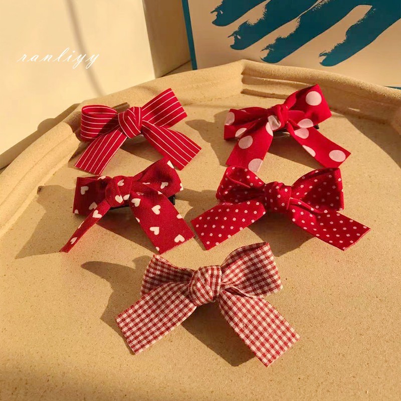 ส่งเร็ว🌼กิ๊บติดผมโบว์สีแดงหวานสไตล์เกาหลีคลิปด้านข้างละเอียดอ่อนนักเรียนเครื่องประดับผมสำหรับเด็กผู้หญิง-Ranliyy