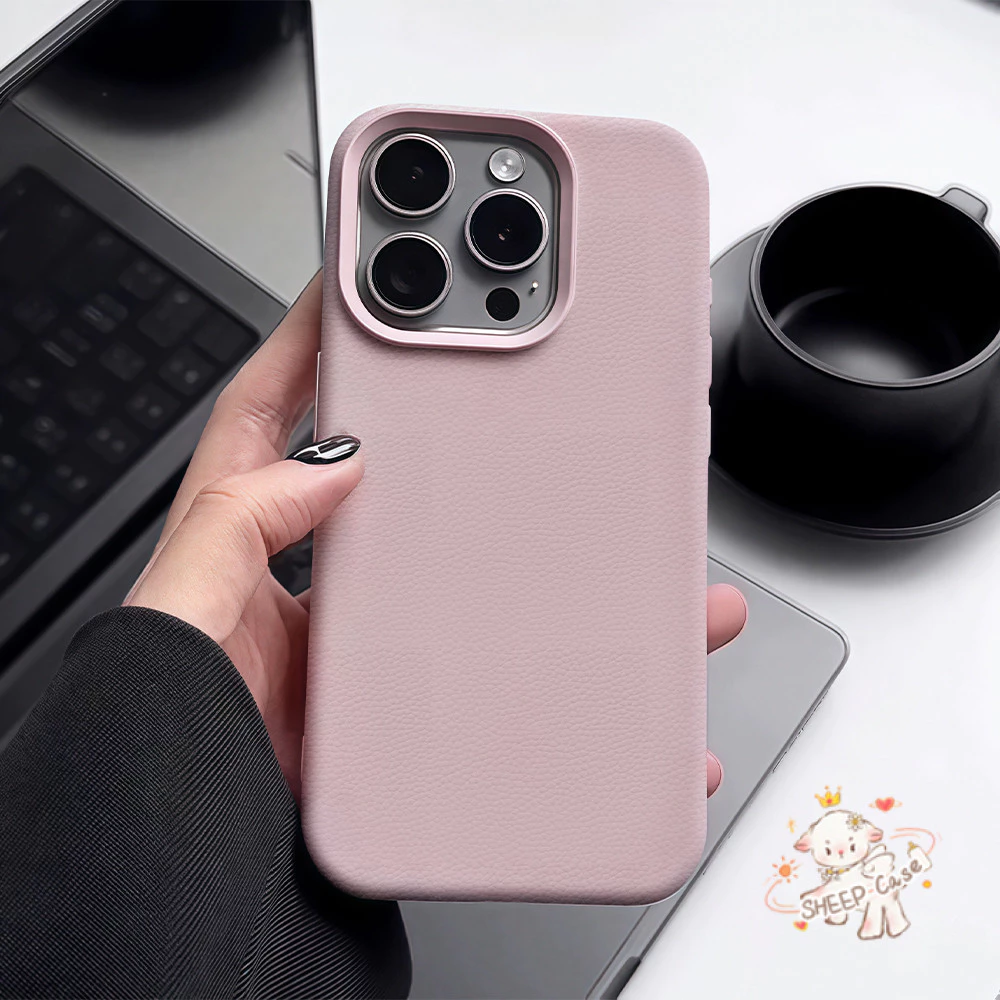 ✨ นี่ยม! ✨เคสเหมือนเปลือกลิ้นจี่ สําหรับ IPhone 16 15 14 13 7 8plus Pro Promax XR XS สัมผัสที่สะดวกสบาย