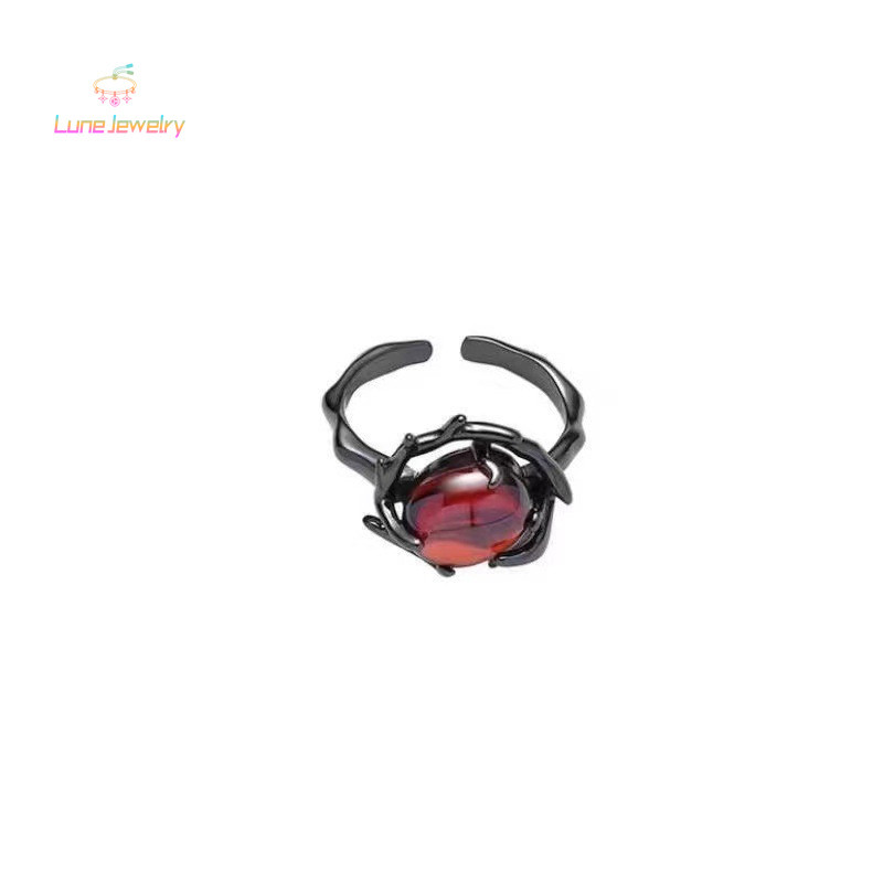 COD💖 แหวนรูปทรงเรขาคณิตสีแดงวินเทจออกแบบเดิมผู้หญิงเพศพังค์กลวงออกแหวนโลหะ-Lune
