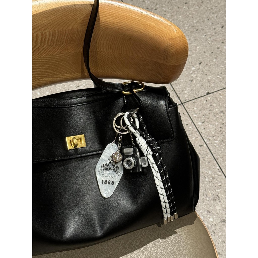 Retro Camera Dice Unique Car Keychain จี้กระเป๋าผู้หญิง miu Series จี้ทอคู่รัก